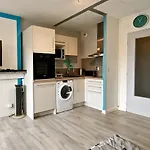 HYPERCENTRE 27 m avec WIFI et PISCINE partagée