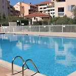 HYPERCENTRE 27 m avec WIFI et PISCINE partagée