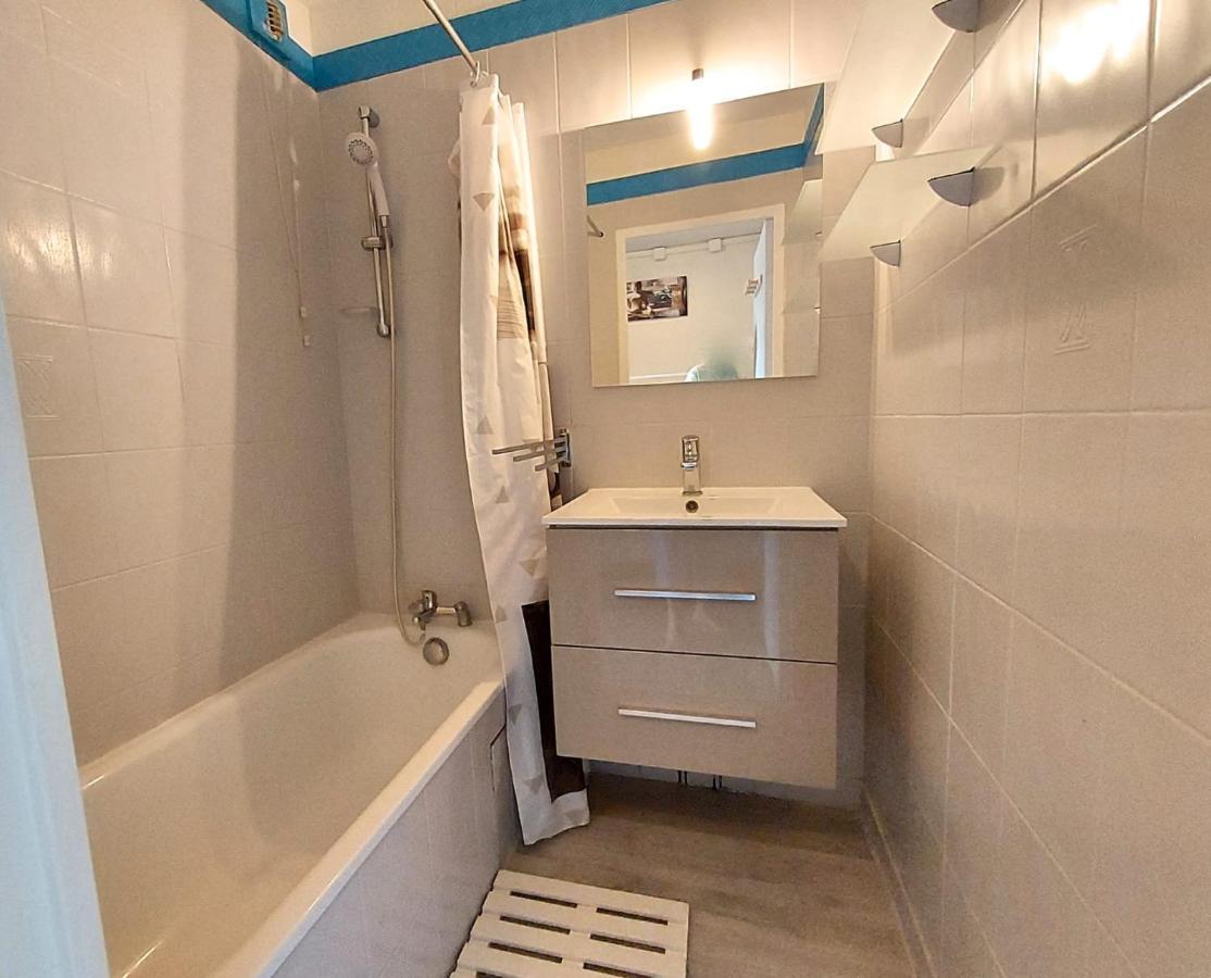 Hypercentre 27 M Avec Wifi Et Piscine Partagée * Fréjus